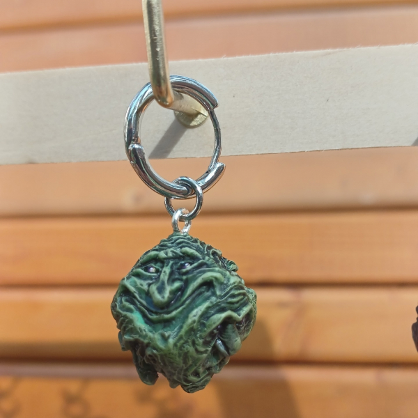 Mimical cube earring
